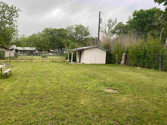 4th image of 708 N Vandeveer
