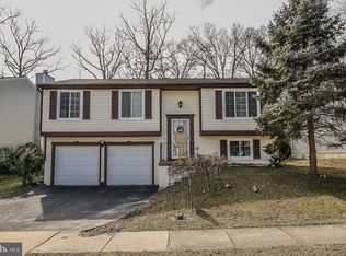 8291 Raindrop Way, Springfield, VA 22153