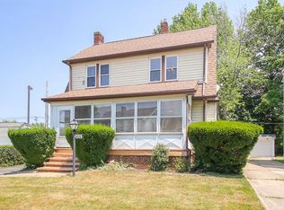 859 Selwyn Rd, Cleveland Heights, OH 44112