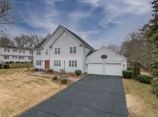 990 Frank Smith Rd, Longmeadow, MA 01106