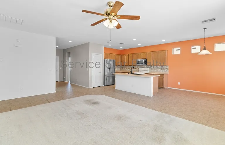 42181 W Basie Ln — Photo 11
