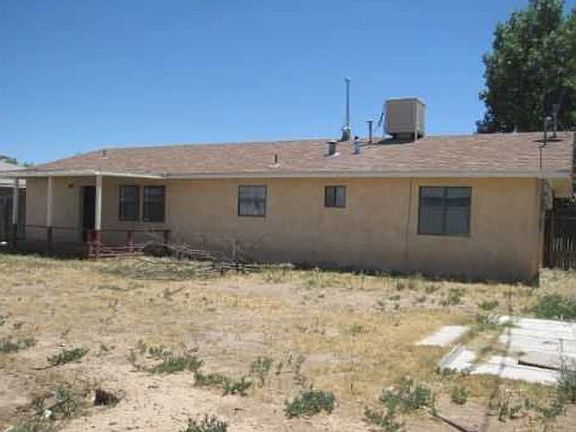 4th image of 816 La Luz Dr