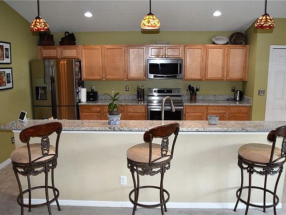 3rd image of 652 Lake Charles Dr