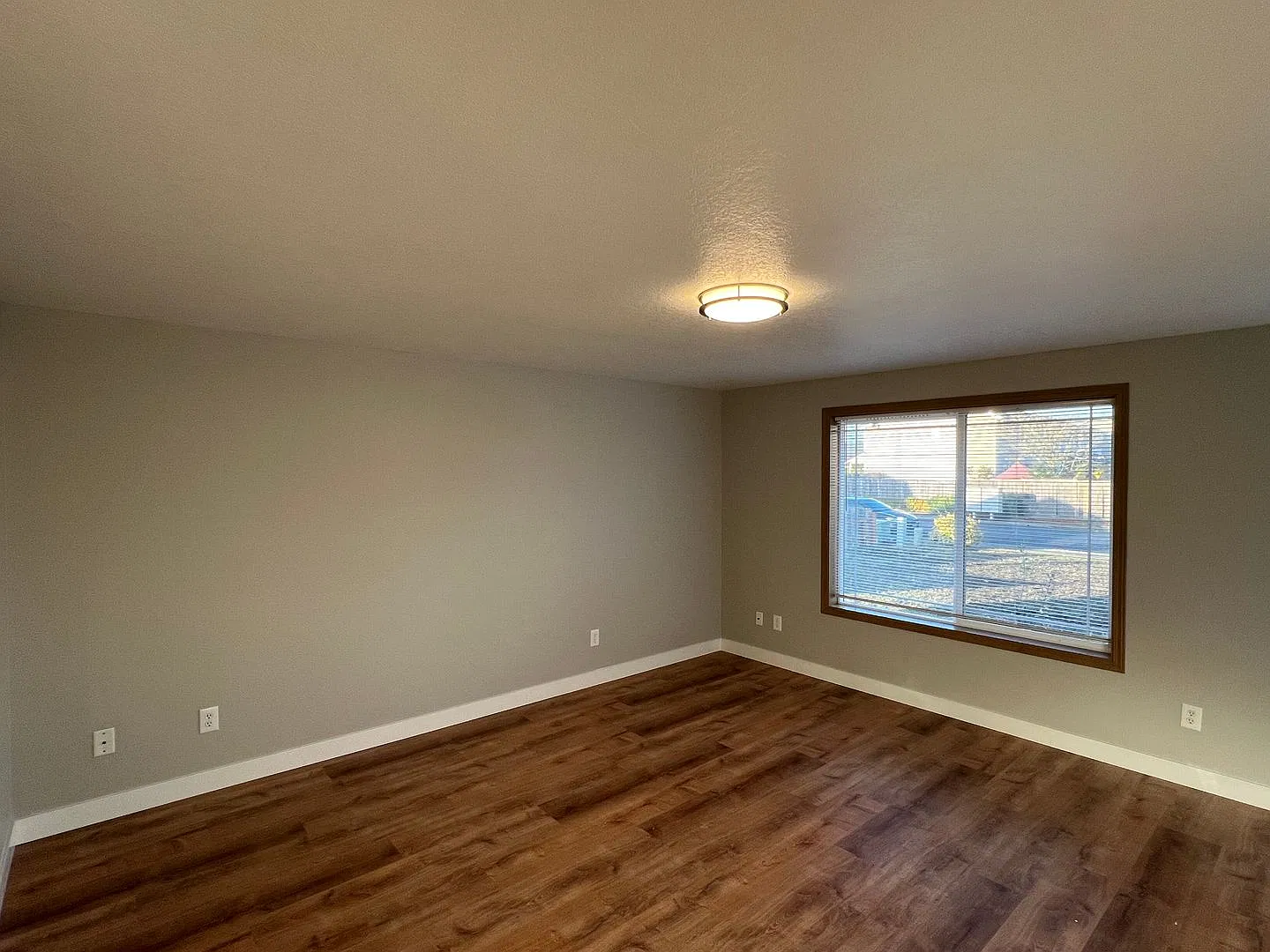 Remodeled 3 Bedroom Kelso Home on Large Lot for Lease - 53 Warbler Dr — Photo 3