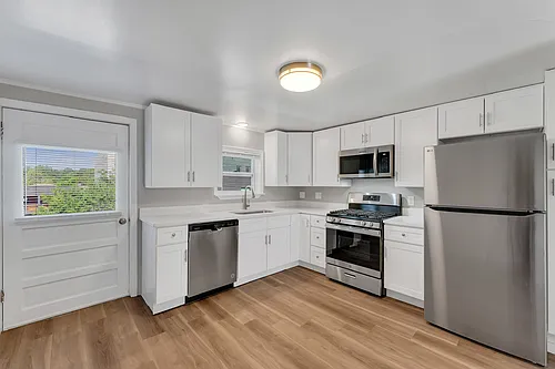 109 N School Ave #6 Photo 1