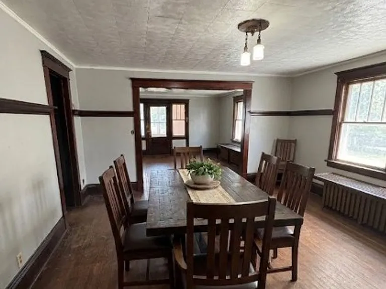 703 E Main St — Photo 9