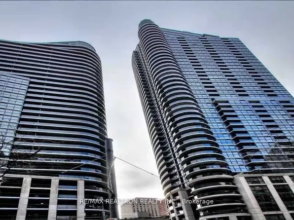 21 Carlton St, Toronto, ON