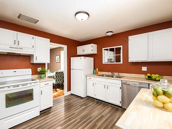 4th image of 2316 Meadowood St
