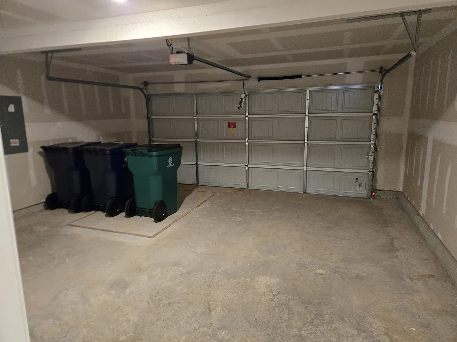 4 bed, 1460 sqft, $1,725 — Photo 3