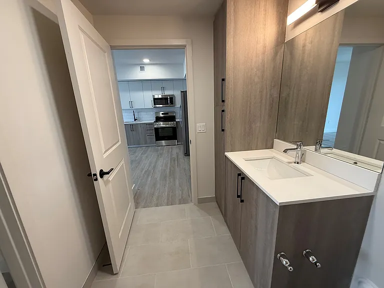 Bay Pointe Apartments — Photo 30