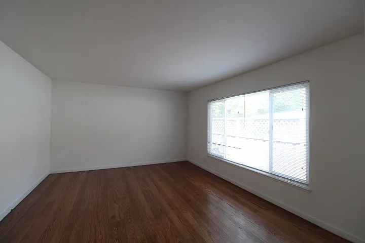 815 Central Ave #B — Photo 2
