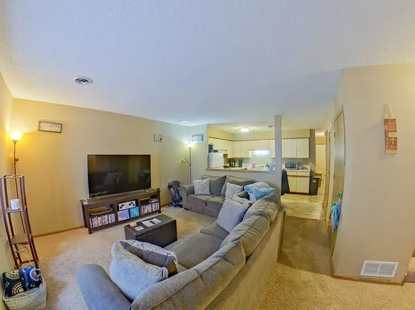 2502 Candle Crest Cir, Manhattan, KS 66503