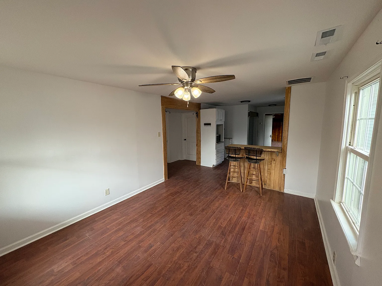 4 bed, 1600 sqft, $1,700 — Photo 2