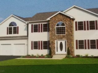 155 Lookout Ct, Henryville, PA