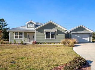 1699 Saint Georges Ct, Eastpoint, FL 32328