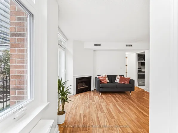83 Lillian St #25, Toronto, ON M4S 2H7