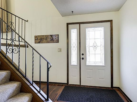 3rd image of 6509 Edgemont Blvd N