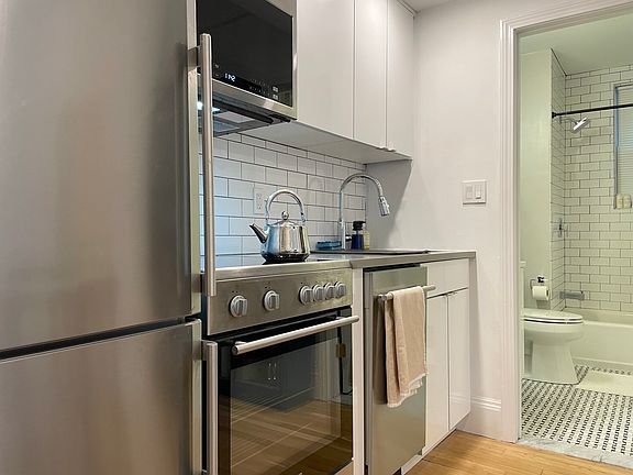 2nd image of 827 Boylston St APT 200
