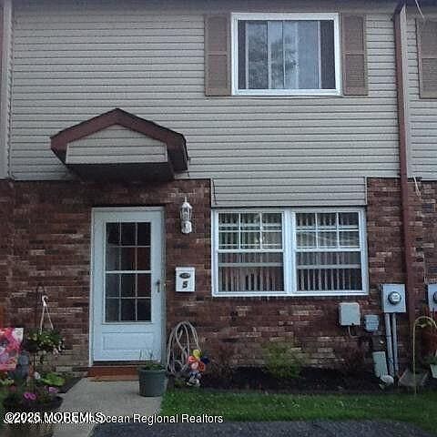 1st image of 5 Ivy Pl