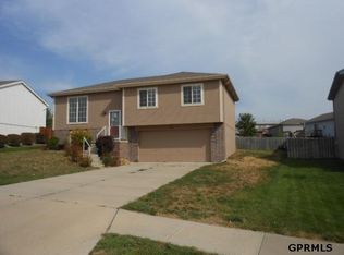 1107 Marshall Cir, Papillion, NE 68046