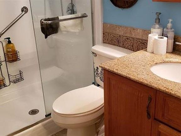 5th image of 1009 Mount Vernon Cir