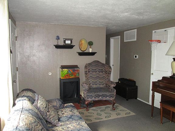 4th image of 8313 Ellsworth Pl