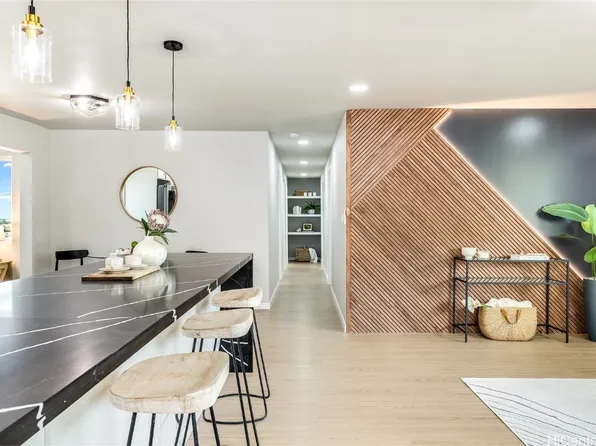 2262 Ala Mahamoe St, Honolulu, HI 96819