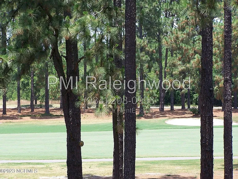 220 Foxkroft Dr — Photo 25