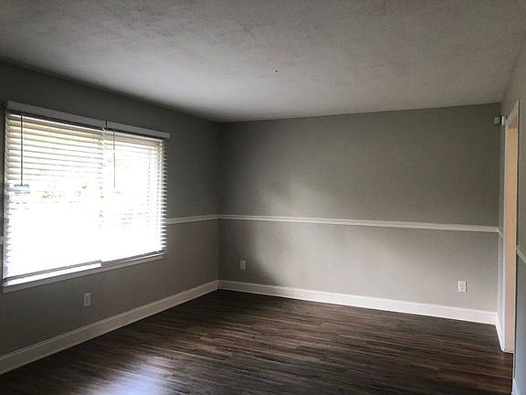 3rd image of 320 Lawrence St