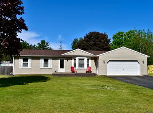 51232 Oak Dr, Mattawan, MI 49071