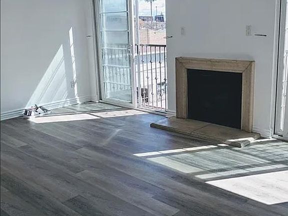5th image of 8555 Cashio St #Penthouse 4