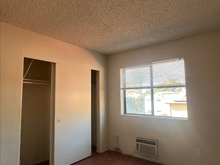 419 N Mountain View Ave #206 — Photo 3