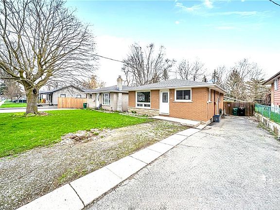 4th image of 46 Elmwood Ave