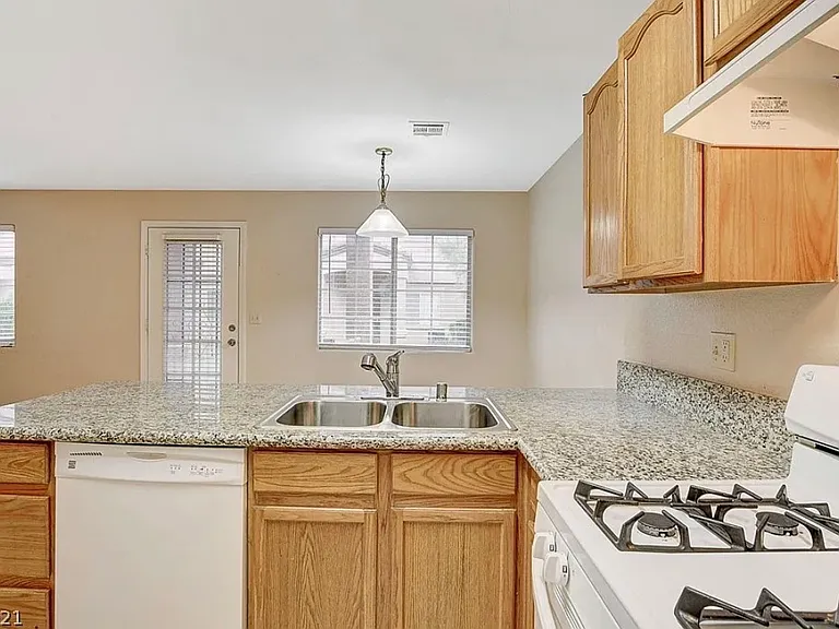 2501 Perryville Ave #103 — Photo 12