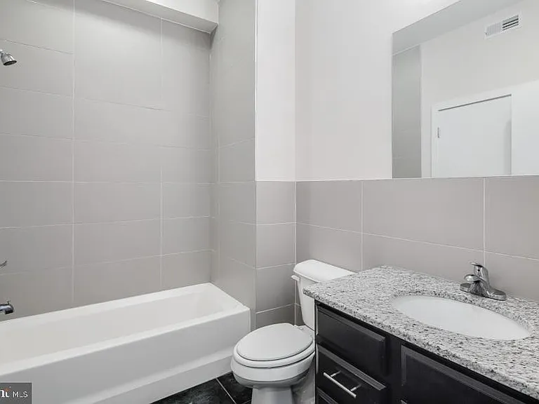 1211 Bainbridge St #2A — Photo 6