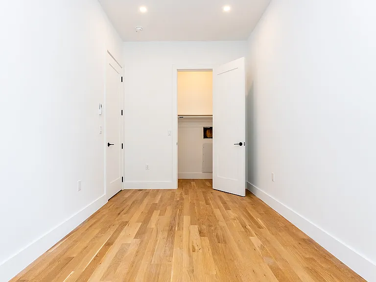 422 1/2 Gates Ave #2F — Photo 12