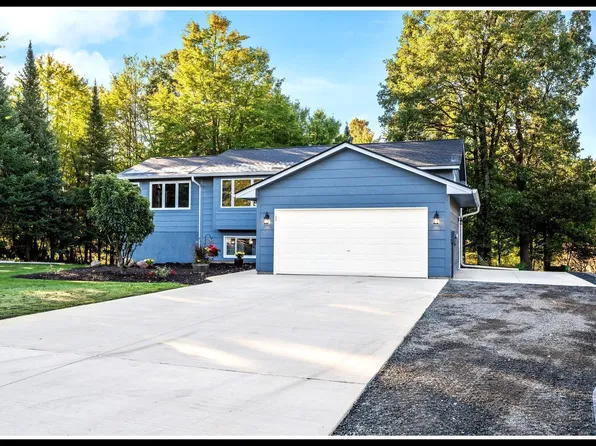 2636 226th Ln NE, East Bethel, MN 55011