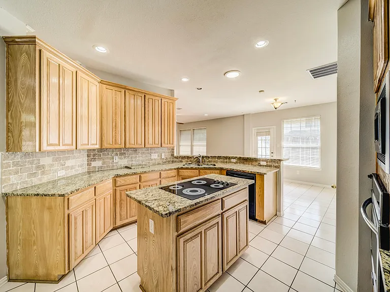 4618 Devonshire Dr — Photo 11