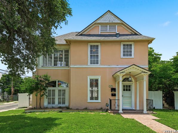 202 W Woodlawn Ave