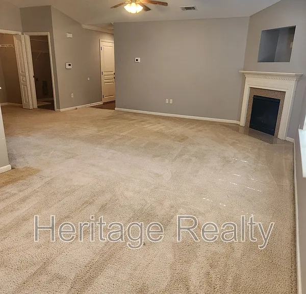 6515 Airtree Ln — Photo 2