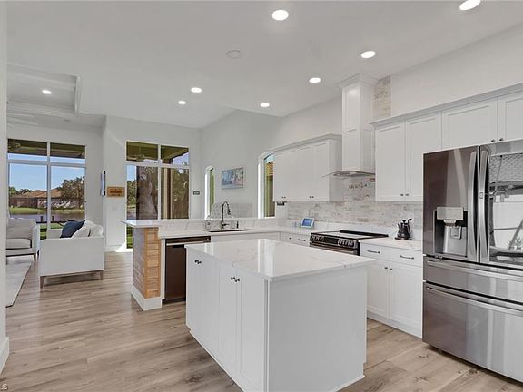 4th image of 12500 Grandezza CIR