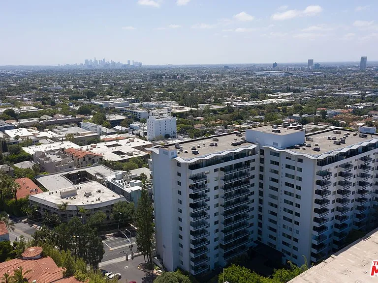 1155 N La Cienega Blvd #1 — Photo 26