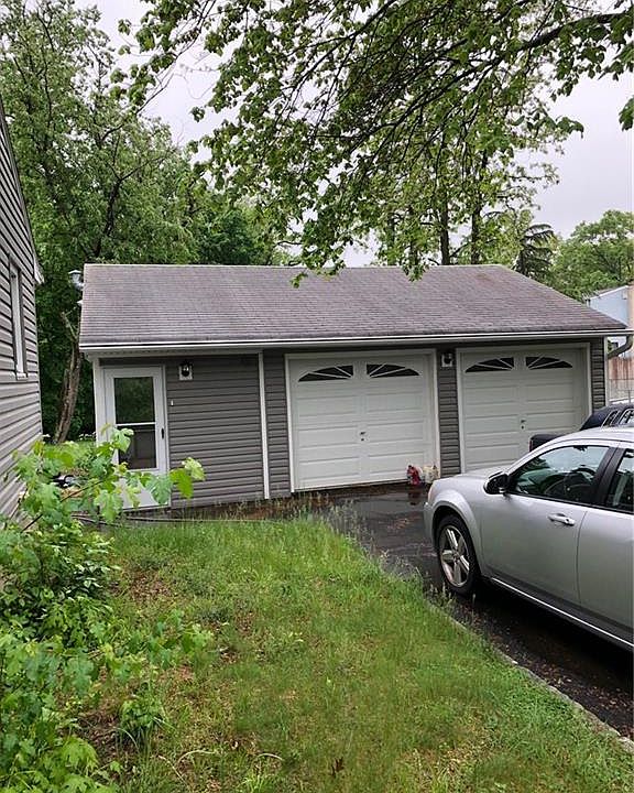 2nd image of 106 Mundy Ave