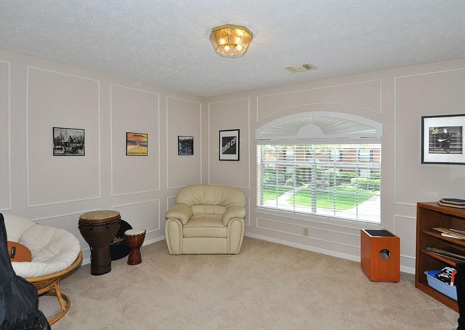 Extra room / Study or now used as a music room located upstairs!
