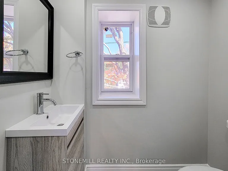 727 College Ave — Photo 40