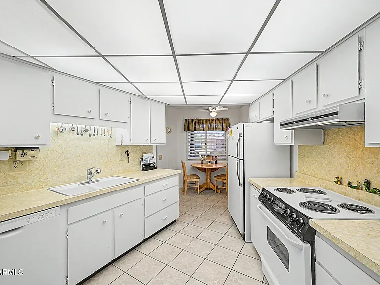 10880 W Emerald Dr — Photo 11