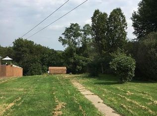 14 Louise St, Leechburg, PA 15656