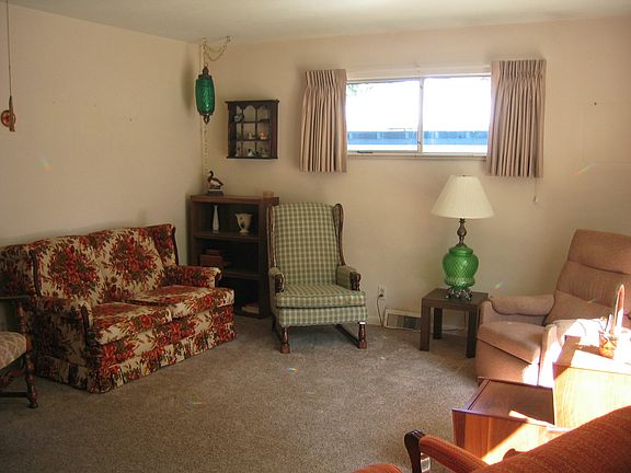 Living room (now has hardwood floor!)