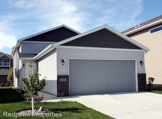 4011 9th St S, Moorhead, MN 56560