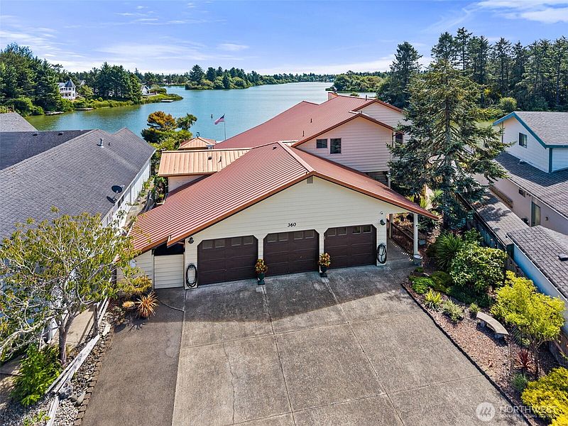 2nd image of 360 Wildwood Avenue SE